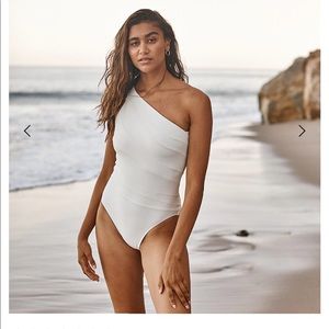 Summersalt sidestroke bathing suit brand new size 6